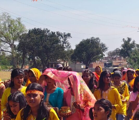 भिटौली में शतचंडी महायज्ञ, 501 कन्याओं ने निकाली कलश यात्रा:दुर्गा मंदिर से शुरू होकर यज्ञ स्थल पर पहुंची यात्रा