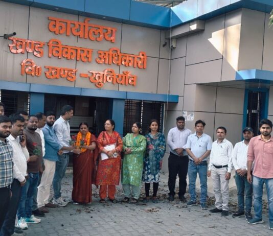 सिद्धार्थनगर में सहायक विकास अधिकारी कुन्तकली को विदाई:खुनियांव ब्लॉक में सेवानिवृत्ति से पहले सम्मान समारोह आयोजित