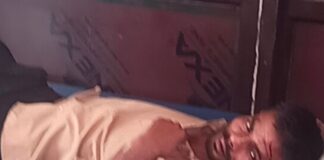 दो सड़क हादसों में महिला समेत तीन घायल:बुजुर्ग की हालत गंभीर, इकौना में ट्रक ने ई-रिक्शा को मारी टक्कर