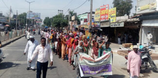 फतेहाबाद : सरकार के खिलाफ सडक़ों पर उतरे सैंकड़ों सफाई और फायर कर्मी