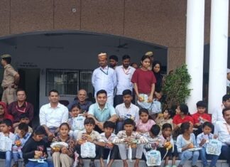 बलरामपुर में 140 अधिकारियों ने गोद लिए जरूरतमंद बच्चे:मुख्यमंत्री बाल सेवा योजना के तहत उठाया संरक्षण का बीड़ा