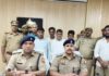 बस्ती में नकली नोट गिरोह का भंडाफोड़:पांच गिरफ्तार, 4.20 लाख रुपए के नकली नोट और 7 फोन बरामद