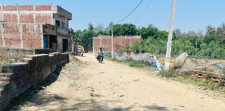 नासिरगंज-बंजारनपुरवा मार्ग बदहाल, 2 किमी कच्ची सड़क:ग्रामीण पक्की सड़क के लिए तरस रहे, 10 साल से आश्वासन