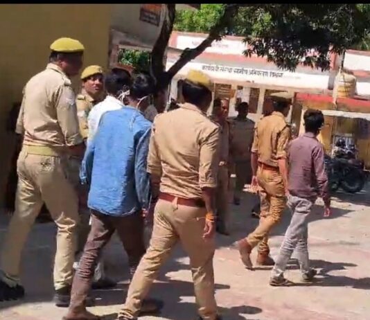 श्रावस्ती मे चोरी-लूट गिरोह का भंडाफोड़:3 शातिर अभियुक्त गिरफ्तार, चोरी की कार समेत अहम सामान बरामद