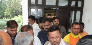 केंद्रीय मंत्री पंकज चौधरी ने सुनीं समस्याएं:महराजगंज में त्वरित समाधान का दिया आश्वासन, अधिकारियों को दिए दिशा-निर्देश