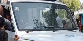 महसी में नहर किनारे मिला टेंट कर्मी का शव:सिर-चेहरे पर गंभीर चोटें, पुलिस ने शव को पोस्टमार्टम के लिए भेजा