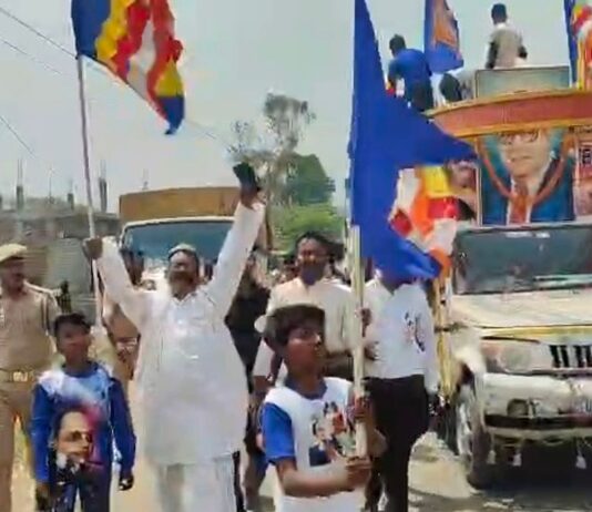 ठूठीबारी-निचलौल में अम्बेडकर जयंती मनाई गई:बाबा साहब के चित्र पर माल्यार्पण, निकाली गई रैली