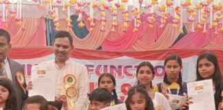 फरेन्दा के स्कूल में वार्षिकोत्सव:सिविल जज ने किया प्रतिभा सम्मान समारोह का शुभारंभ