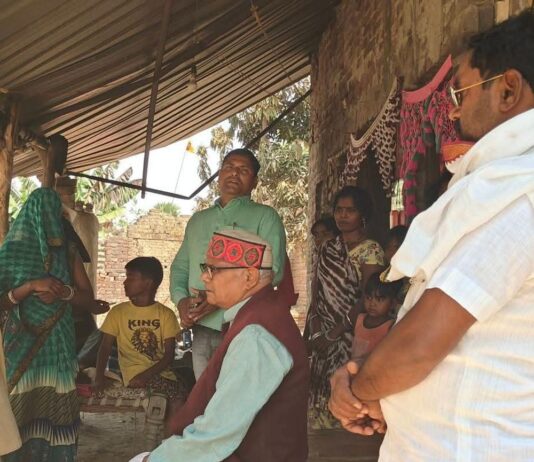 विधायक दुधराम ने अग्निपीड़ित परिवार से मुलाकात की:सरकारी सहायता और आर्थिक मदद का निर्देश दिया