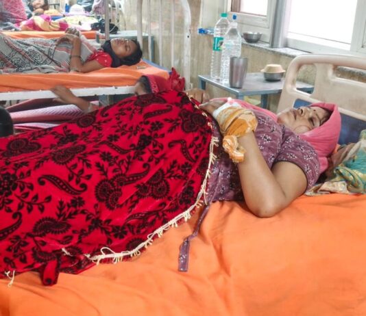 प्रसव के दौरान नवजात का सिर धड़ से हुआ अलग:बस्ती सामुदायिक स्वास्थ्य केंद्र में हुई डिलीवरी, महिला की जान बचाई