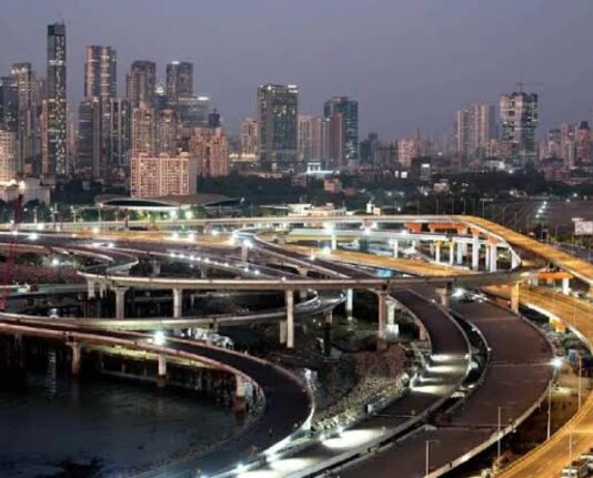 मुंबई कोस्टल रोड पर ट्रैफिक 7 गुना बढ़ा