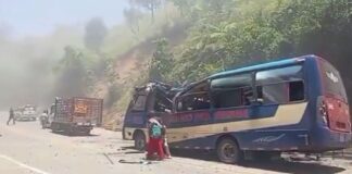 कोलंबिया में पुल से गुजर रही बस को उड़ाया, 13 लोगों की मौत, 38 घायल