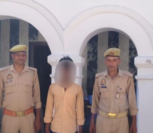 पुरंदरपुर पुलिस ने वारंटी अभियुक्त को किया गिरफ्तार:मारपीट व अभद्रता के मामले में हुई कार्रवाई