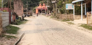 निर्माणाधीन सड़क बनी मुसीबत: धूल के गुबार से लोग परेशान, सांस की बीमारियों का खतरा बढ़ा