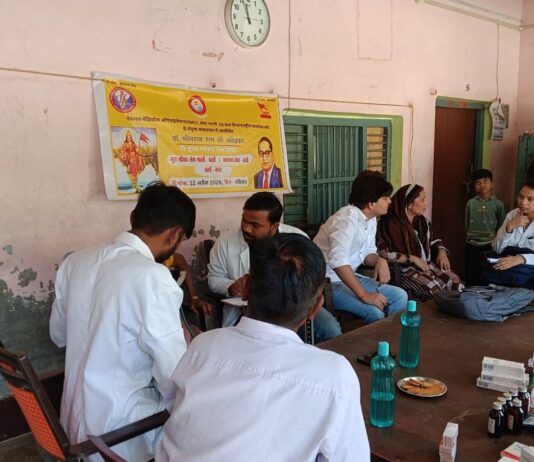 बस्ती में निःशुल्क स्वास्थ्य शिविर:RSS और सेवा भारती ने किया आयोजन