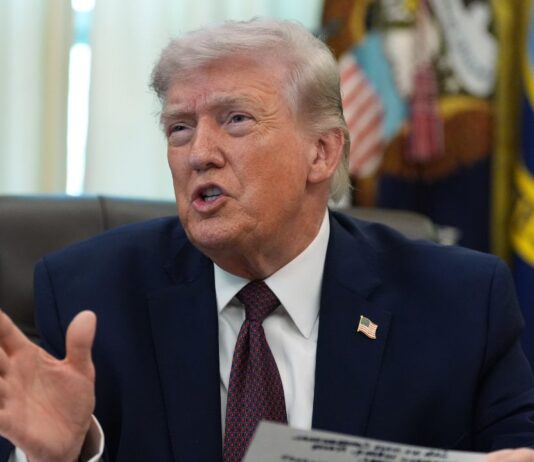 ट्रंप ने बताया कि ईरान में गिराए गए F-15E जेट के क्रू मेंबर की हालत कैसी है?