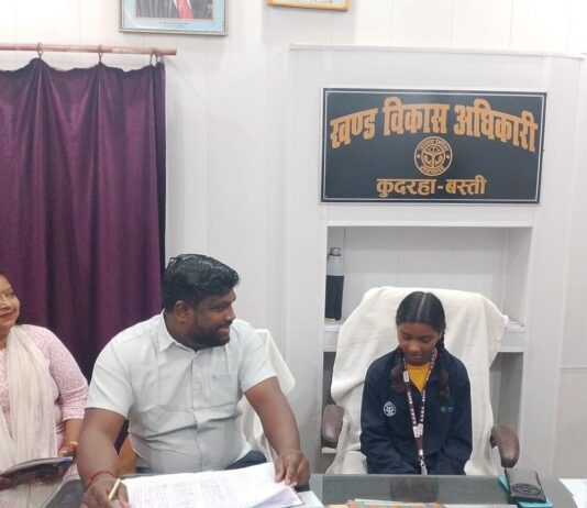 कस्तूरबा की छात्रा बनी एक दिन की बीडीओ:खंड विकास अधिकारी ने बढ़ाया बच्चों का उत्साह, दिखी उत्साहित