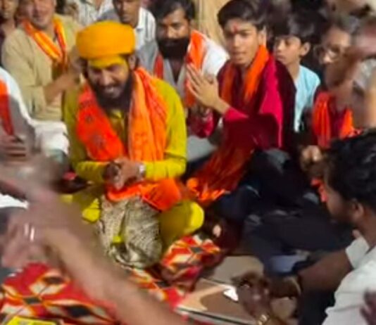 बस्ती के साउघाट में हनुमान जयंती धूमधाम से मनाई गई:मंदिरों में आरती, भजन और कीर्तन का आयोजन हुआ