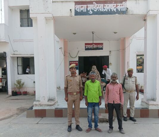 मुंडेरवा में शांति भंग के आरोप में 6 गिरफ्तार:सार्वजनिक स्थान पर उपद्रव रोकने के लिए पुलिस ने चालान किया