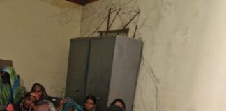 भैंसहवा ग्राम चौपाल में समस्याओं का मौके पर निस्तारण:जोगिया क्षेत्र में आयोजित हुई चौपाल, पंचायत सचिव ने सुनी शिकायतें