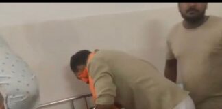 पनियरा में साइड न देने को लेकर विवाद में मारपीट:पिता-पुत्र को लाठी डंडों से पीटा, चार पर केस दर्ज