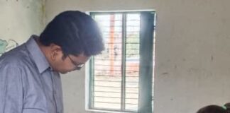 जिलाधिकारी ने प्राथमिक विद्यालय असनहरा का औचक निरीक्षण किया:कम उपस्थिति, अनुपस्थित शिक्षकों पर वेतन काटने का निर्देश