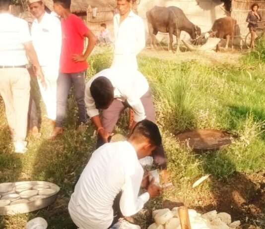 नकली खोया की दुकान पर प्रशासन का बड़ा एक्शन:100 किलो खोया नष्ट, नमूने जांच को भेजे