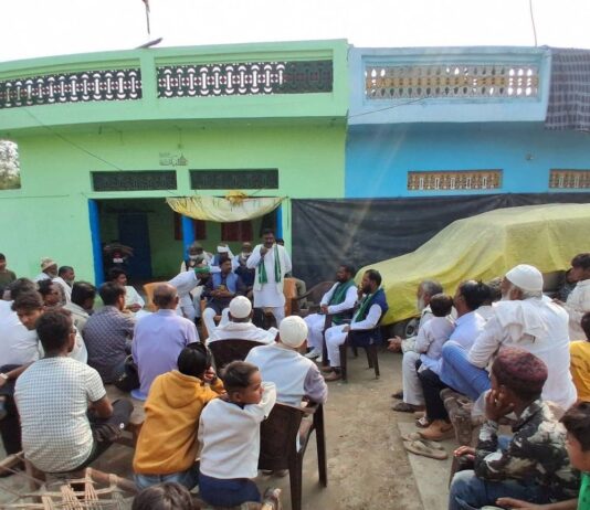 गैसड़ी विधानसभा में चौपाल आयोजित:AIMIM के समर्थन में मतदान की अपील