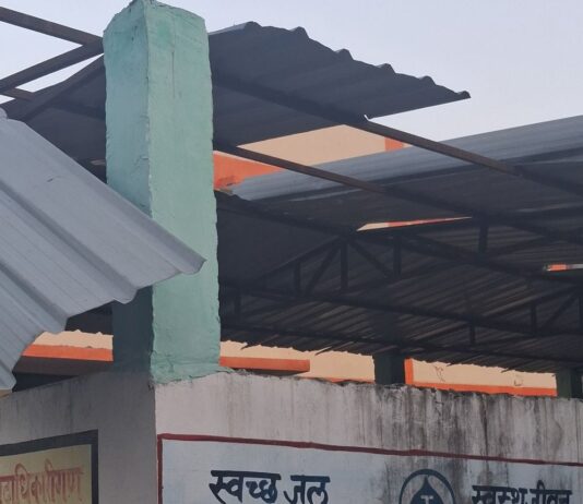 बिशुनपुर में लाखों का RRC सेंटर शोपीस बना:तीन साल से अनुपयोगी, छत भी क्षतिग्रस्त; योजना बेअसर