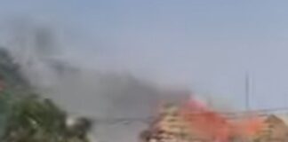 महनी गांव में भीषण आग, दर्जनों भूसा घर जले:पशुपालकों को भारी नुकसान, आग के कारणों का पता नहीं चला