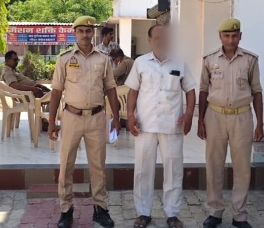लापरवाही से मौत मामले में वारंटी गिरफ्तार:मुंडेरवा पुलिस ने संत कबीर नगर से आरोपी को पकड़ा, आगे की कार्रवाई जारी