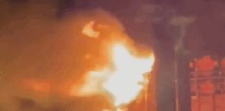 बहराइच में डीसीएम और ट्रेलर की टक्कर:दो चालकों की जिंदा जलकर मौत, बचाने के प्रयास में हुई आमने-सामने की टक्कर