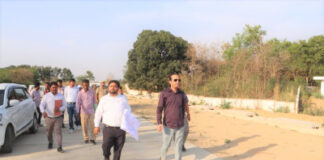 डीएम ने इण्डस्ट्रियल एरिया का किया निरीक्षण, कार्यो में तेजी लाने के दिये निर्देश
