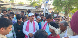 सपा राष्ट्रीय सचिव आर एस कुशवाहा ने की पीड़ित परिवार से मुलाकात