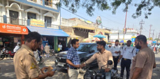 फर्रुखाबाद में सघन चेकिंग अभियान चला किया वाहन का चालान, लगाया रू0 17 हजार जुर्माना