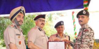 अनुशासन और मुस्तैदी से ही बनती है पुलिस की असली पहचान: डीजीपी राजीव कुमार शर्मा, आरएसी अलंकरण समारोह में 315 उत्कृष्ट जवानों का सम्मान, प्रोफेशनल दक्षता और तैयारी पर दिया विशेष जोर