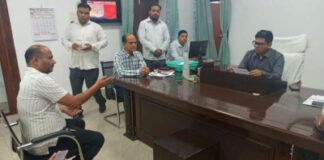 जनता दर्शन में डीएम ने सुनीं समस्याएं, अधिकारियों को दिए त्वरित निस्तारण के निर्देश