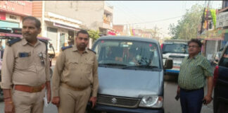 एआरटीओ ने स्कूल में लगे प्राइवेट वाहनों के खिलाफ चैकिंग अभियान चलाया