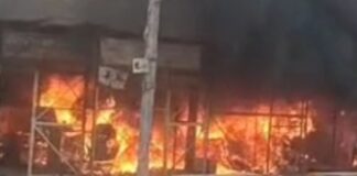 बदायूं: अधिवक्ताओं के चेंबर में लगी भीषण आग