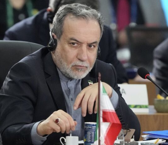 कॉमर्शियल जहाजों के लिए होर्मुज खोलने पर राजी हुआ ईरान, ट्रंप बोले- थैंक्यू