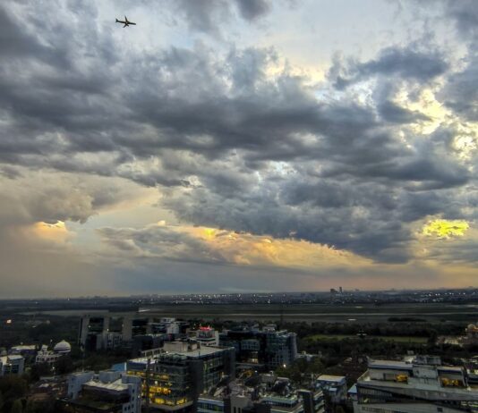 दिल्ली-NCR में फिर बारिश, खेतों में खड़ी फसल से किसानों की बढ़ी टेंशन