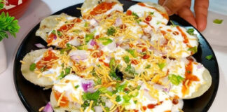 पोहा से बनाएं चटपटा और तीखा नाश्ता