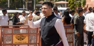 ‘लीडर और डिप्टी लीडर दोनों गायब’, राघव चड्ढा ने संजय सिंह और अशोक मित्तल को घेरा