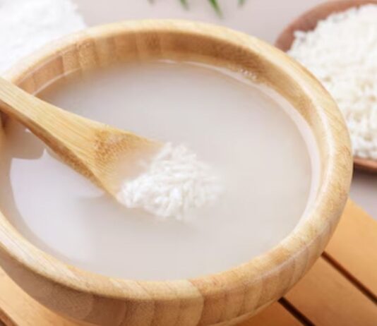 राइस वाटर में क्या है खास जिस वजह से कोरियन स्किन केयर में होता है इस्तेमाल?