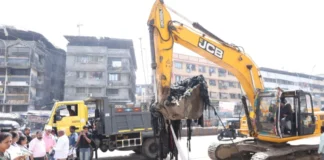 ठाणे नगर निगम में नाले की सफाई का काम मुंब्रा से शुरू