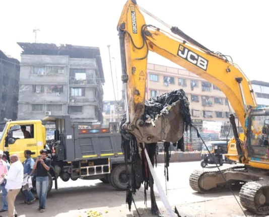 ठाणे नगर निगम में नाले की सफाई का काम मुंब्रा से शुरू