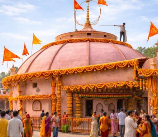 कभी बंद नहीं होता दादाजी धूनी वाले मंदिर, ग्रहण के दौरान भी रहता है खुला