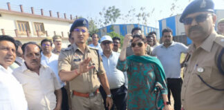 मुख्यमंत्री दौरे की तैयारियां तेज, डीएम-एसपी ने सभास्थल का किया निरीक्षण