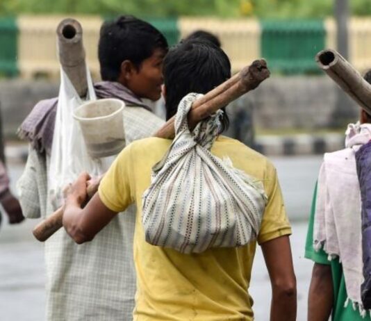 आसान नहीं परदेस की नौकरी, हर दिन मर जाते हैं 20 भारतीय, हैरान कर देगा डेटा