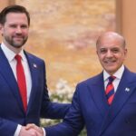 अमेरिका-ईरान के बीच शांति वार्ता शुरू, पर दोनों के बीच खास मुद्दे क्या हैं? अमेरिका-ईरान के बीच शांति वार्ता शुरू, पर दोनों के बीच खास मुद्दे क्या हैं?